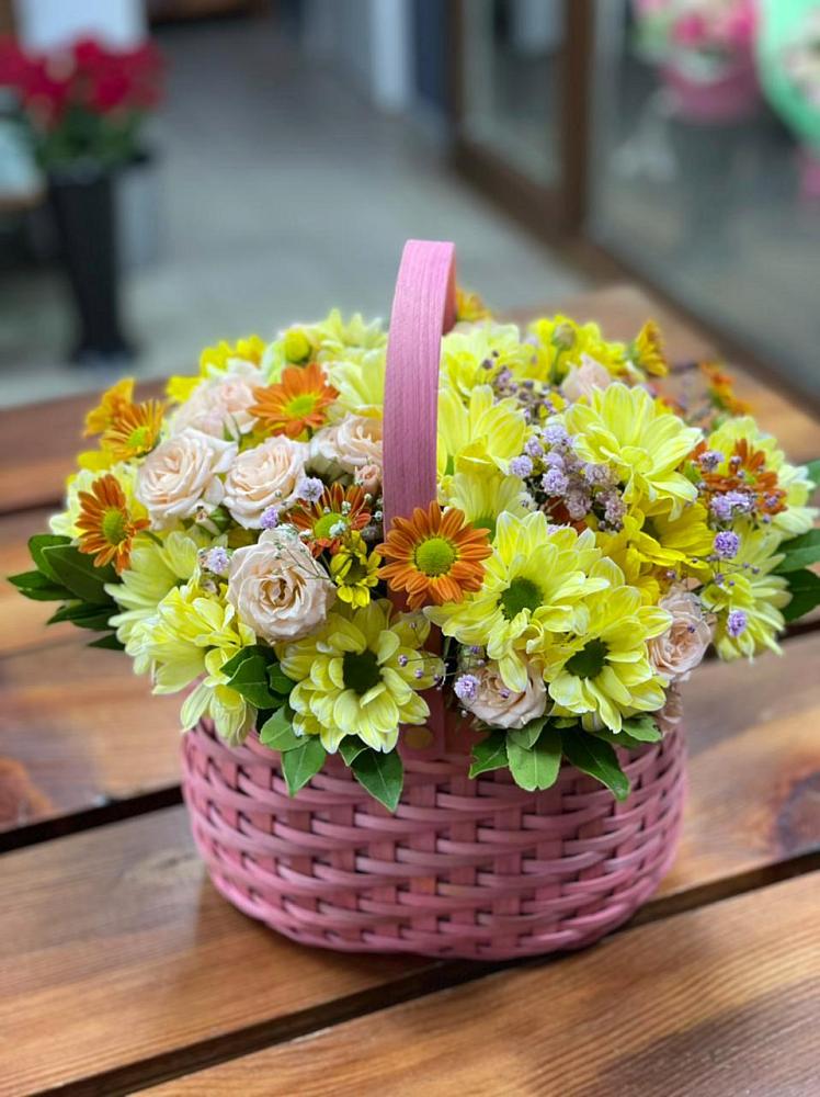 Цветочная композиция из Хризантемы и Розы в корзине в Донское Калининградской области