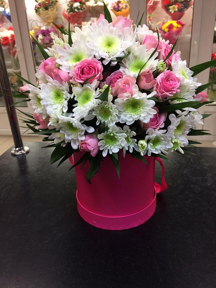 Цветочная композиция из Розы и Хризантемы в шляпной коробке в Донское Калининградской области