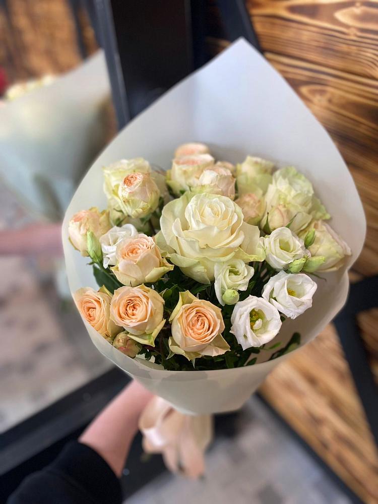 Букет цветов из: Розы и Лизиантусы в Донское Калининградской области